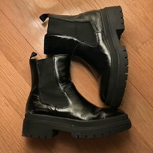 Combat boots - Women’s 8